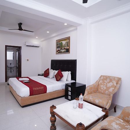 Hotel Moon Taj Near Yashobhoomi Convention Centre Delhi  Buitenkant foto