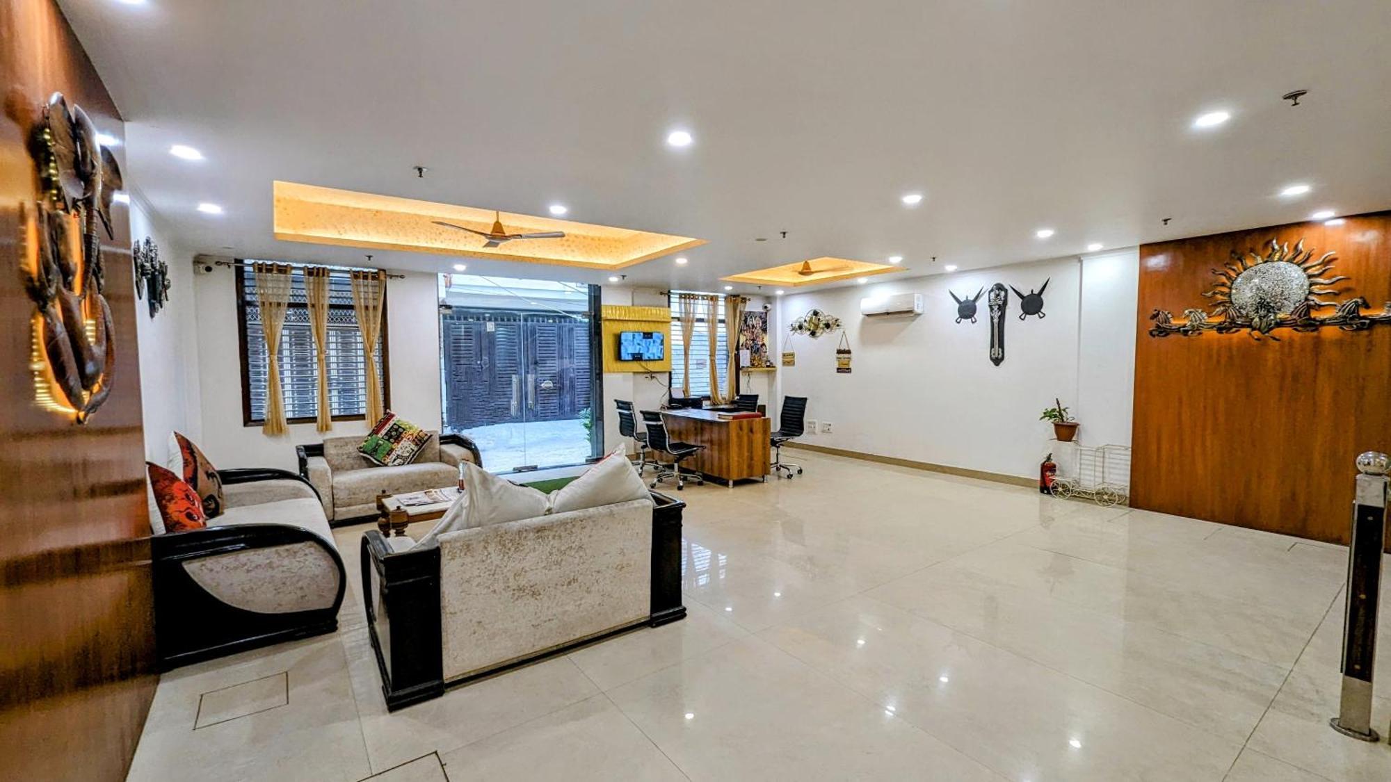 Hotel Moon Taj Near Yashobhoomi Convention Centre Delhi  Buitenkant foto