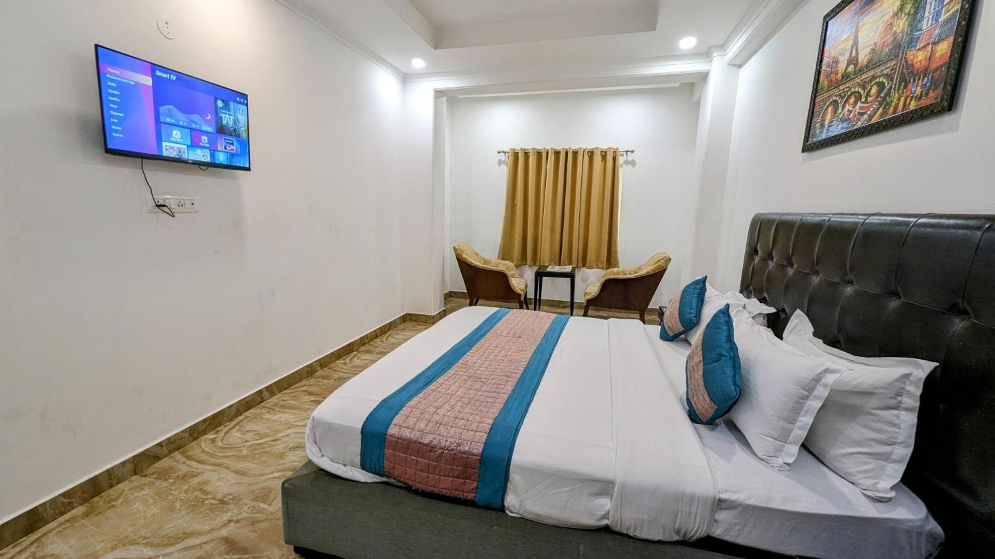 Hotel Moon Taj Near Yashobhoomi Convention Centre Delhi  Buitenkant foto