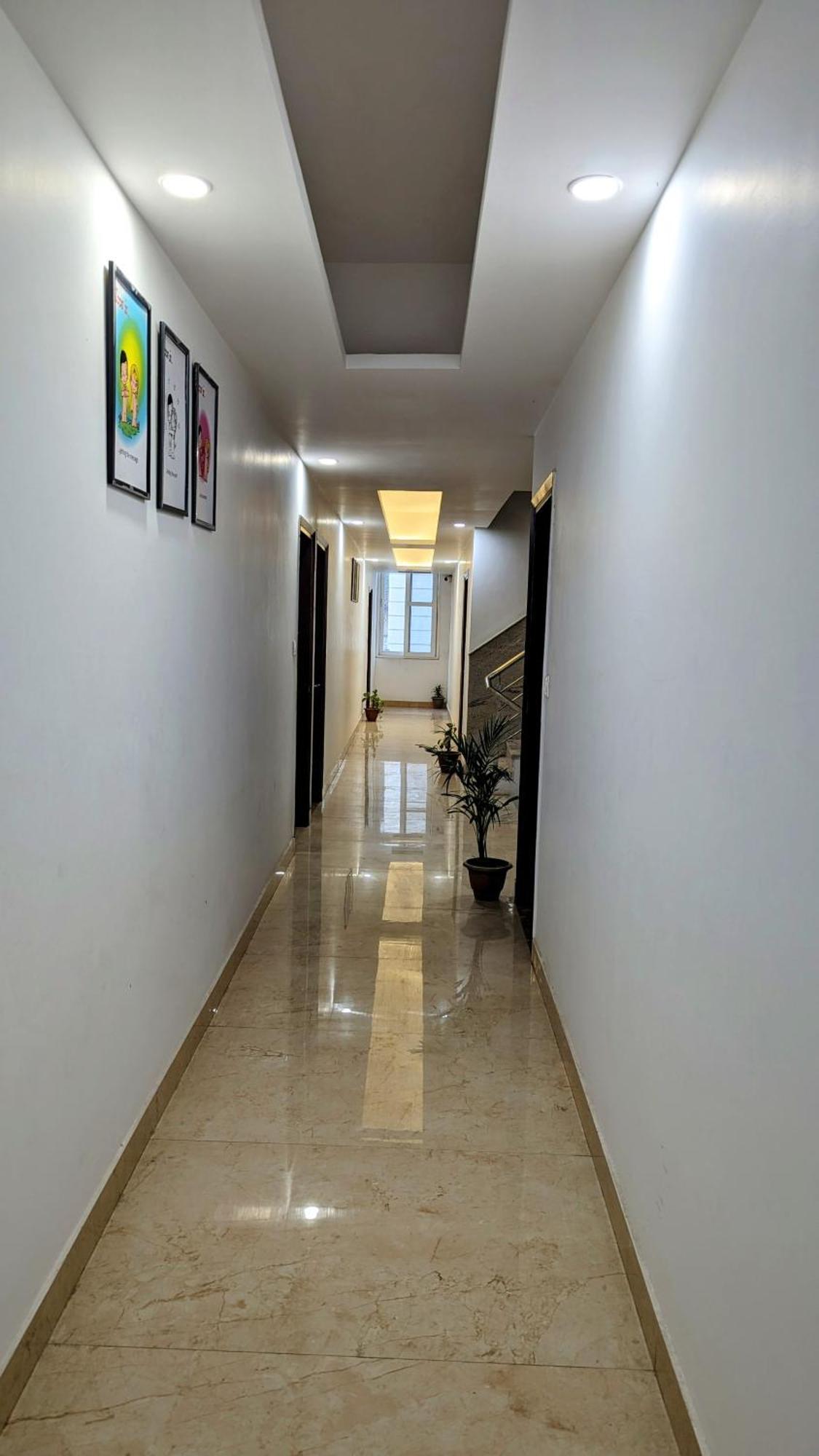Hotel Moon Taj Near Yashobhoomi Convention Centre Delhi  Buitenkant foto