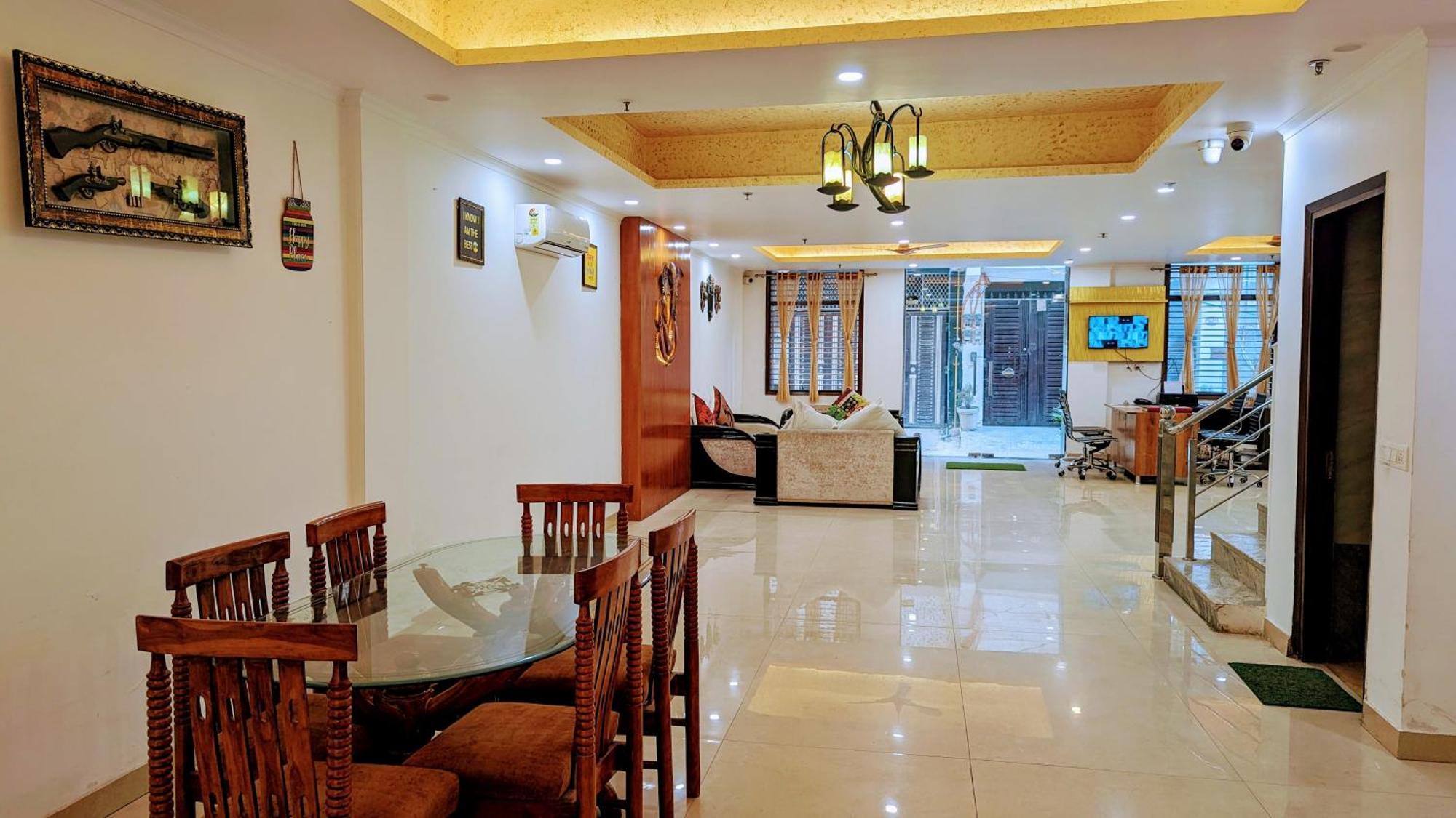 Hotel Moon Taj Near Yashobhoomi Convention Centre Delhi  Buitenkant foto