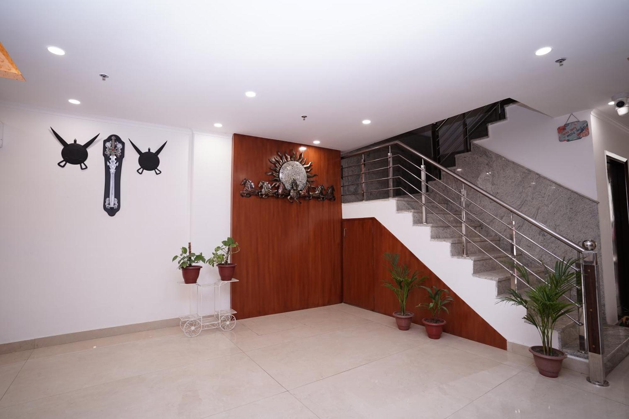 Hotel Moon Taj Near Yashobhoomi Convention Centre Delhi  Buitenkant foto
