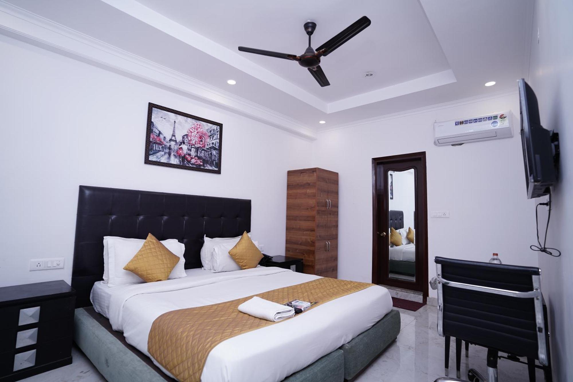 Hotel Moon Taj Near Yashobhoomi Convention Centre Delhi  Buitenkant foto