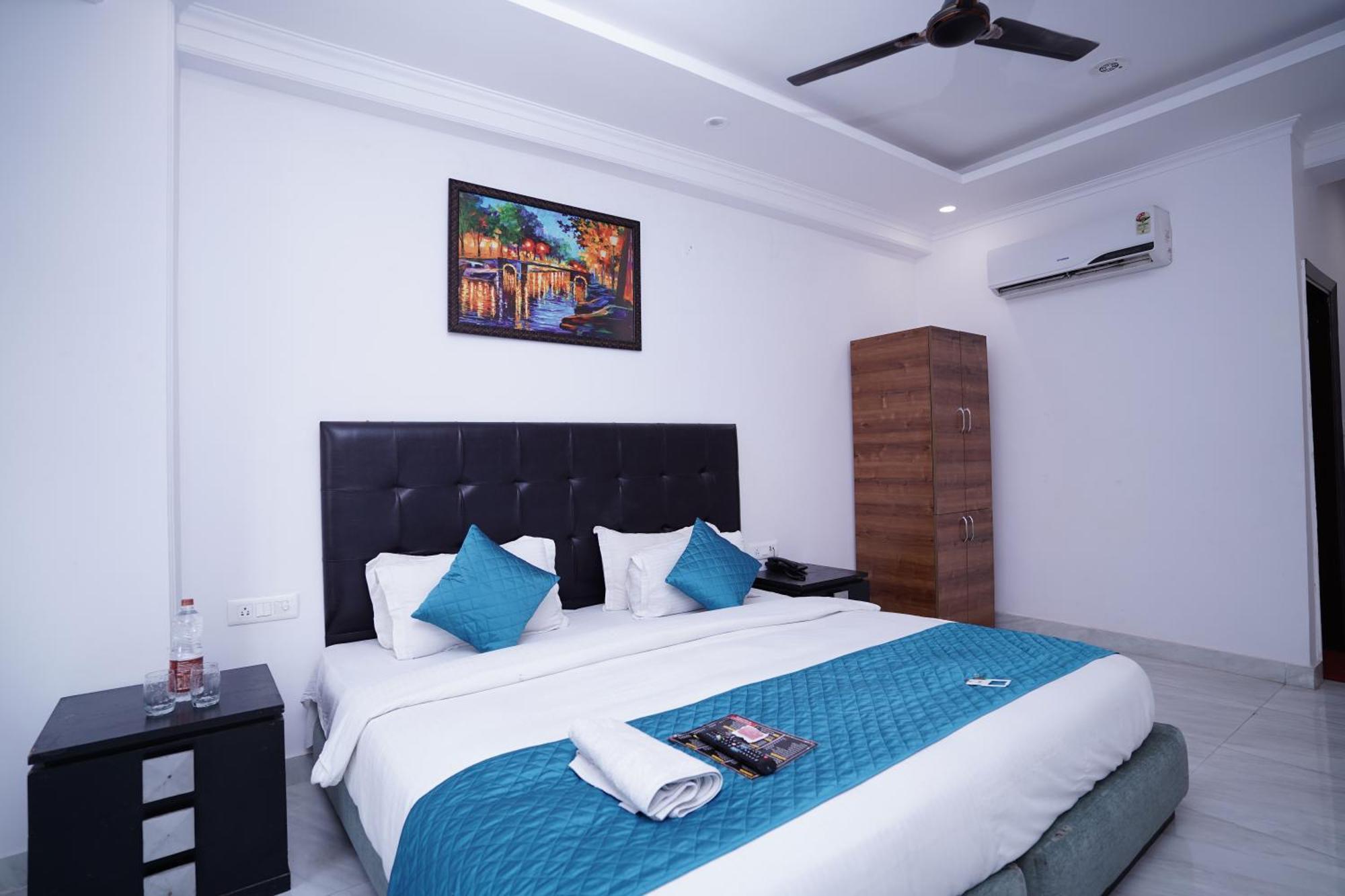 Hotel Moon Taj Near Yashobhoomi Convention Centre Delhi  Buitenkant foto