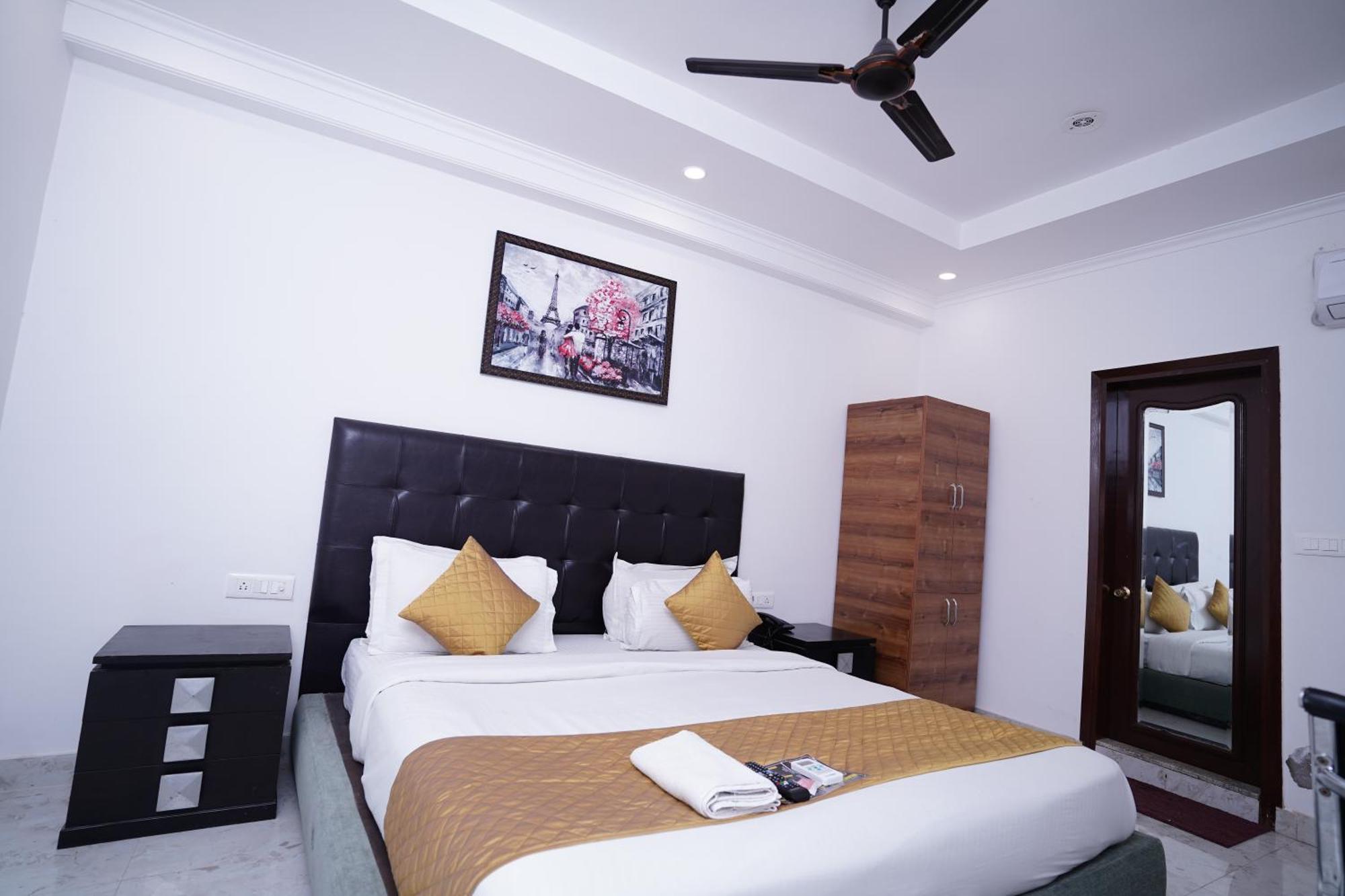 Hotel Moon Taj Near Yashobhoomi Convention Centre Delhi  Buitenkant foto