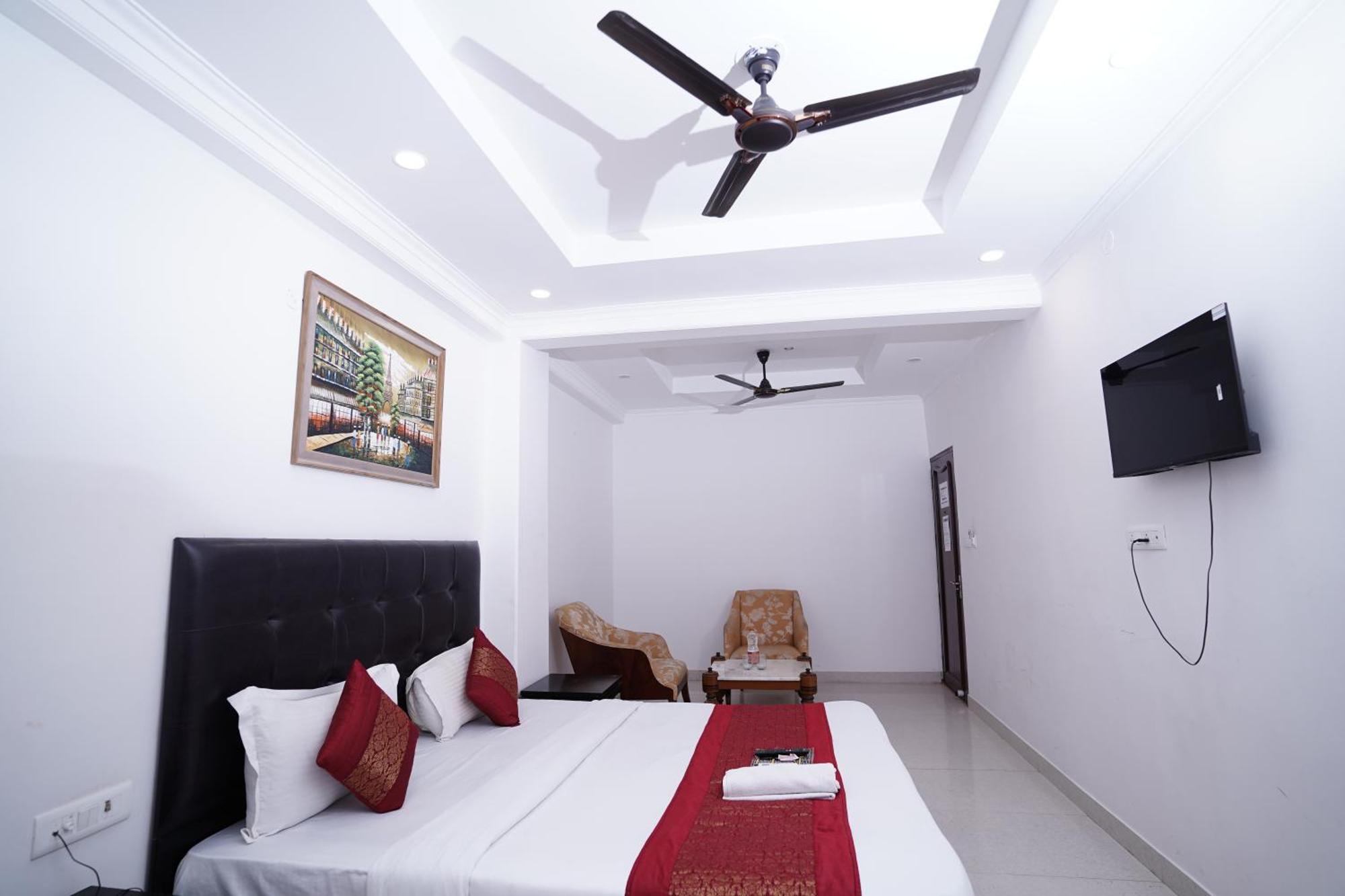 Hotel Moon Taj Near Yashobhoomi Convention Centre Delhi  Buitenkant foto