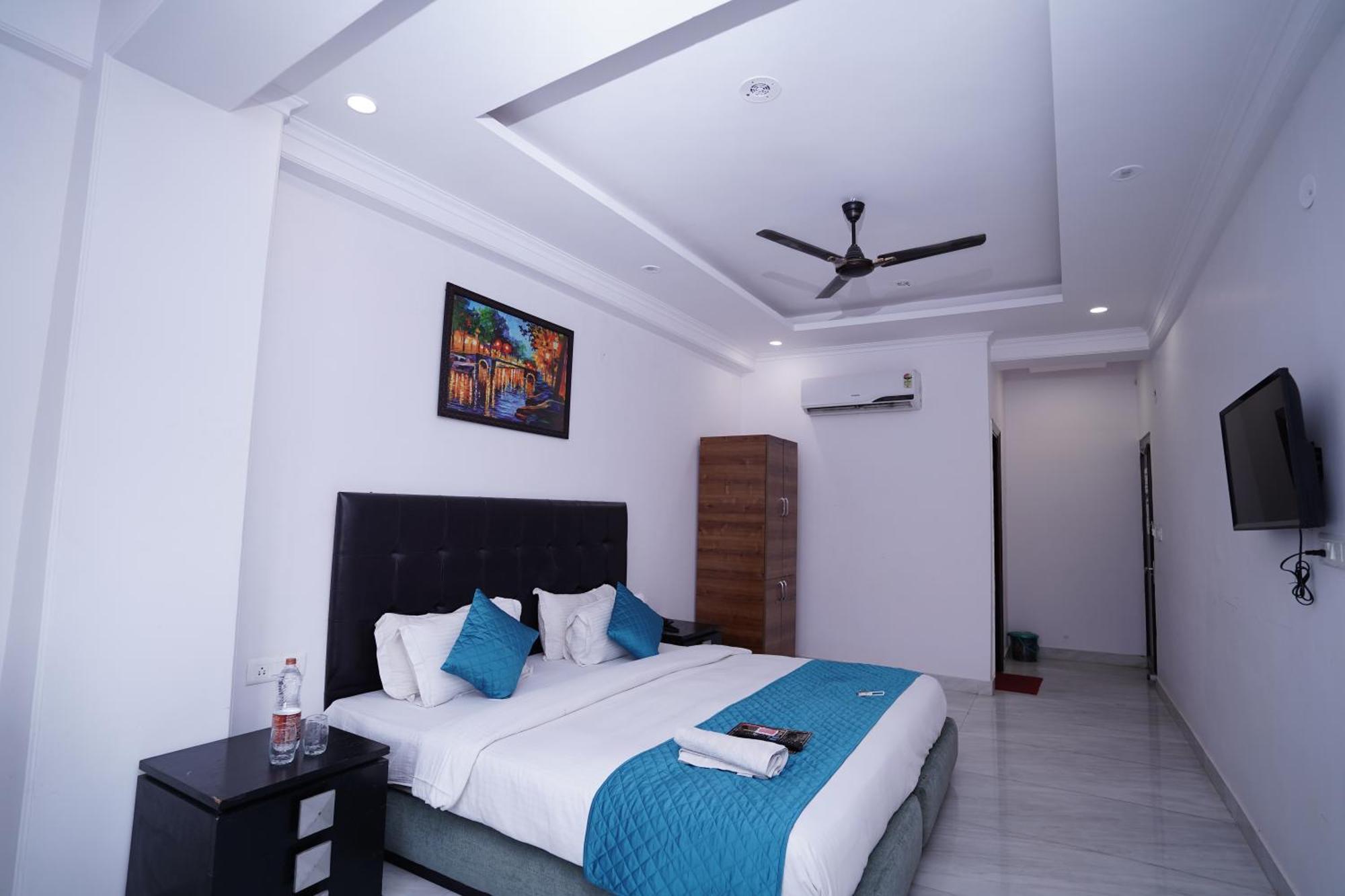 Hotel Moon Taj Near Yashobhoomi Convention Centre Delhi  Buitenkant foto