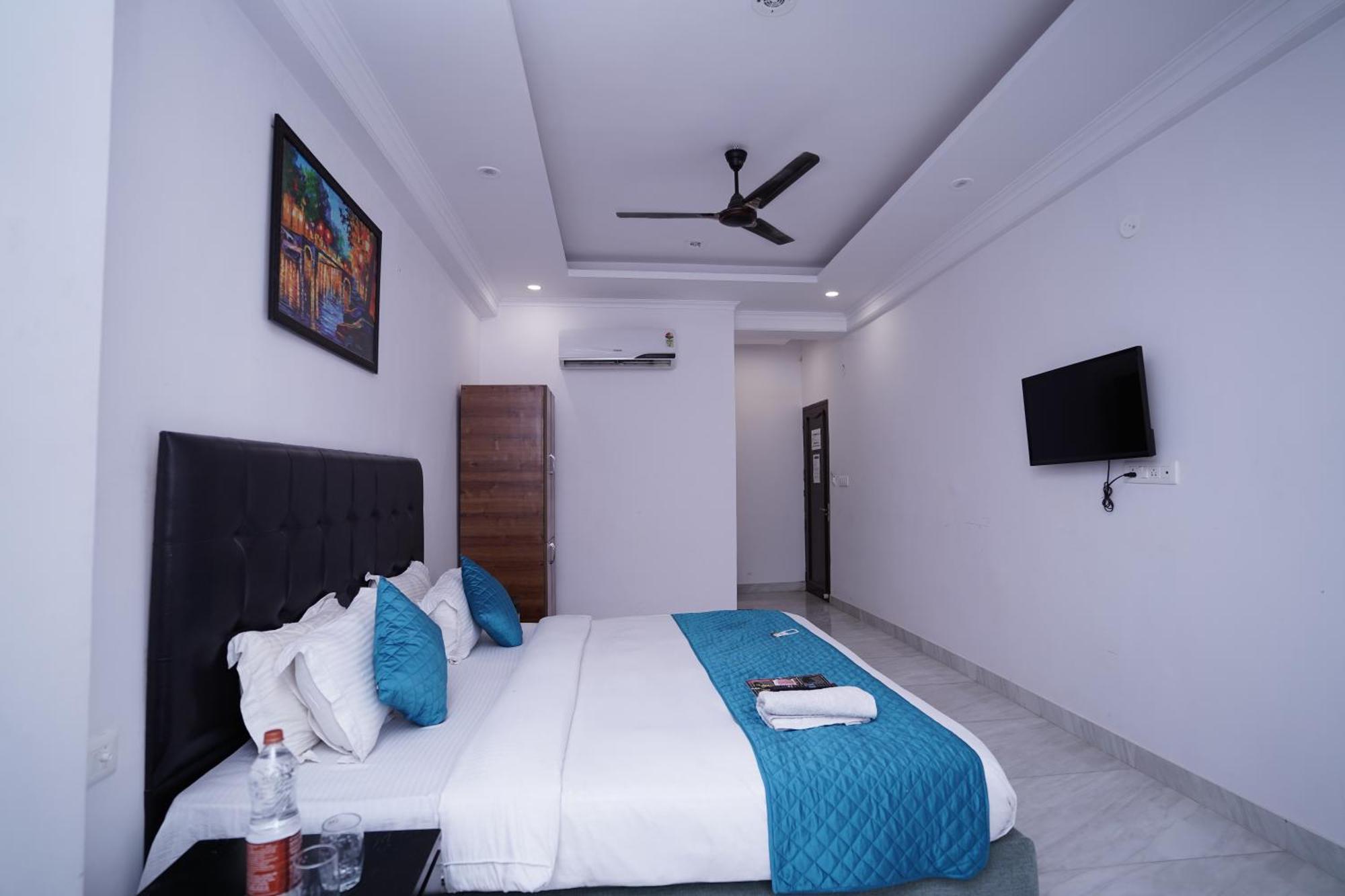 Hotel Moon Taj Near Yashobhoomi Convention Centre Delhi  Buitenkant foto