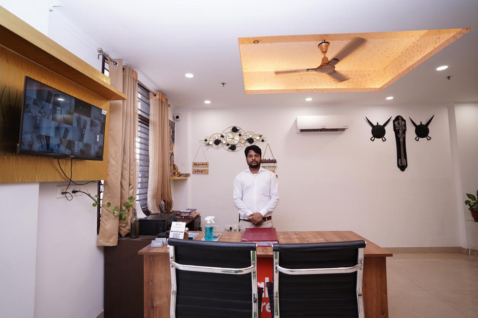 Hotel Moon Taj Near Yashobhoomi Convention Centre Delhi  Buitenkant foto