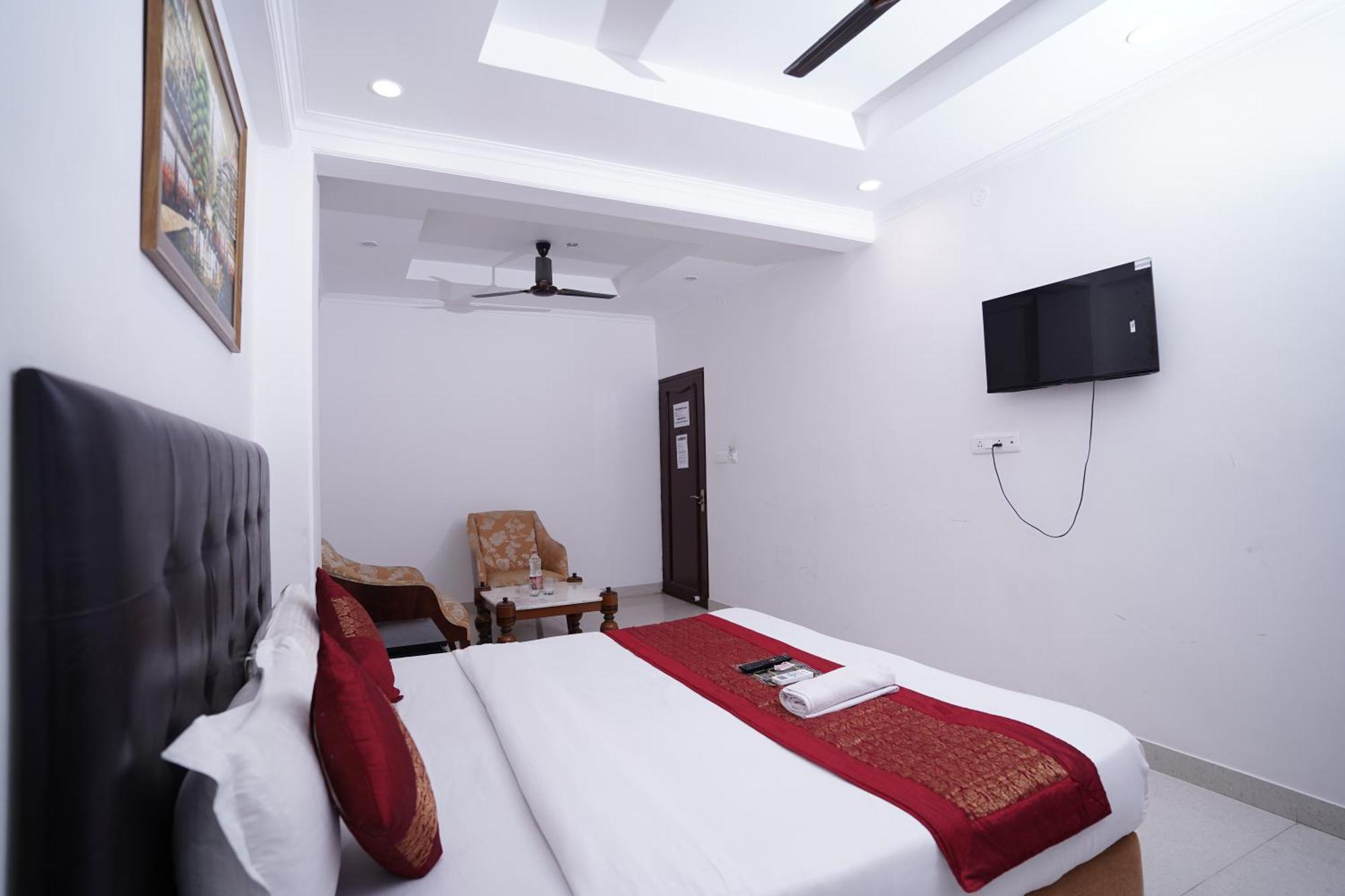 Hotel Moon Taj Near Yashobhoomi Convention Centre Delhi  Buitenkant foto